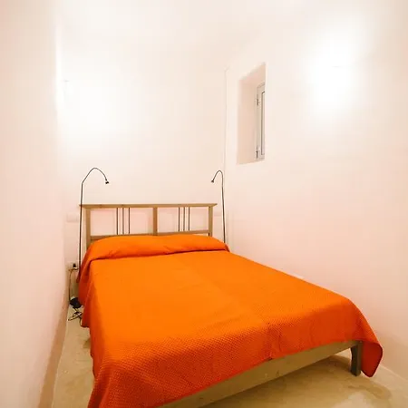 Il Borgo Piazza Celso 3 Nocleg ze śniadaniem *